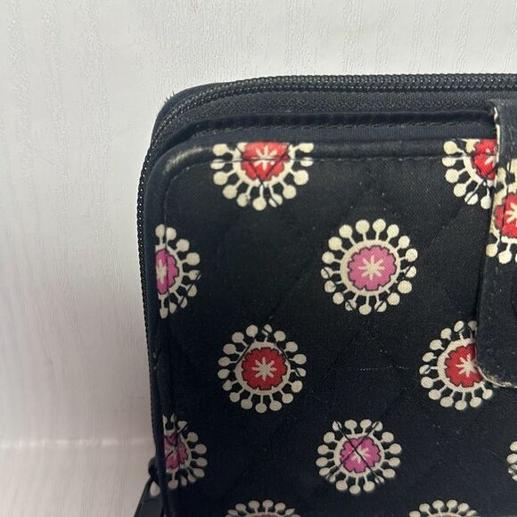 Vera Bradley Pirhouette Twist Lock Black Wristlet LOOK - Picture 3 of 9